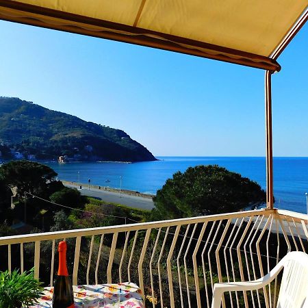 Spazioso Appartamento Vista Mare, Леванто Екстериор снимка