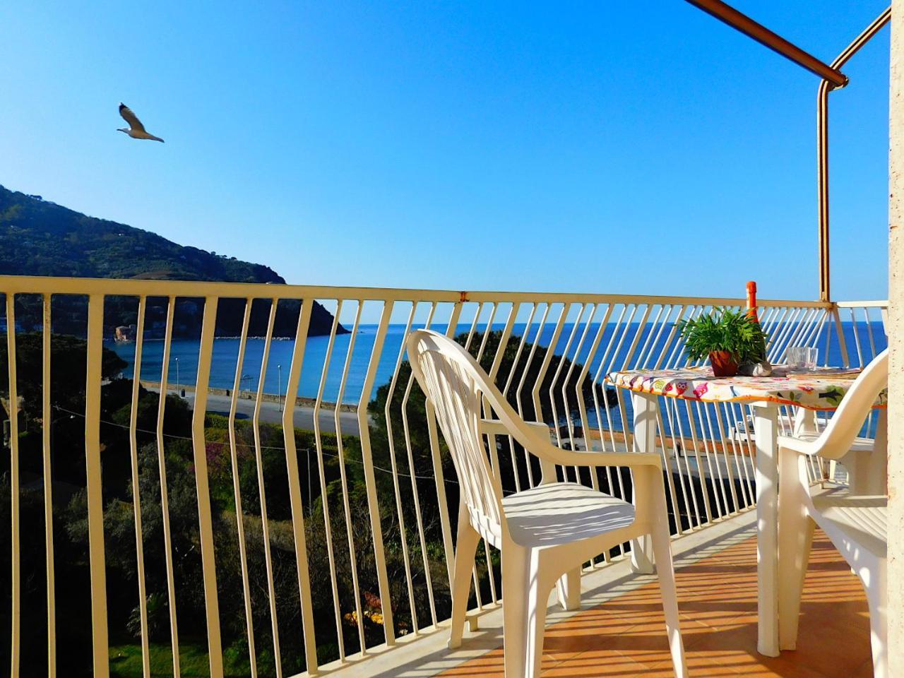 Spazioso Appartamento Vista Mare, Леванто Екстериор снимка